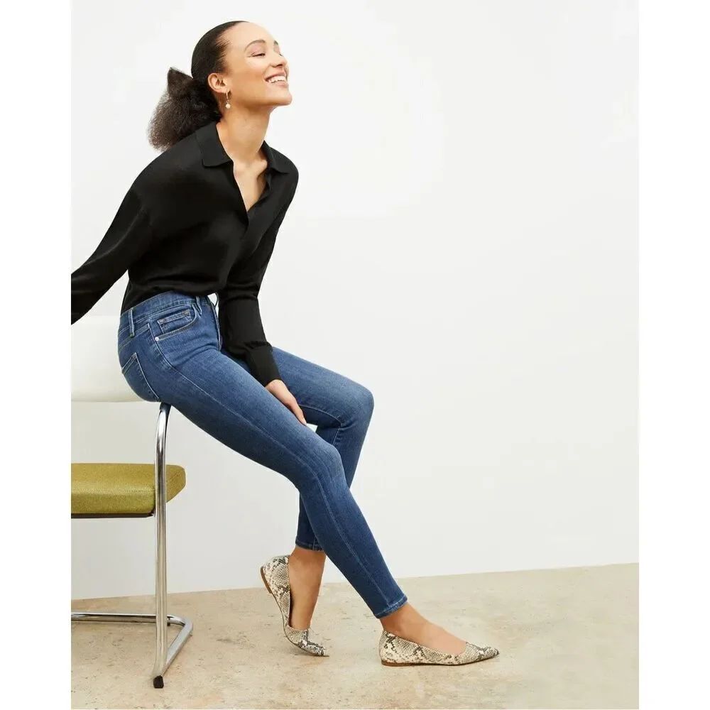 Frame Le skinny de Jeanne crop size 30 distressed jeans